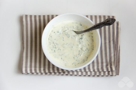 Соус на йогурте для шаурмы – фото приготовления рецепта, шаг 3