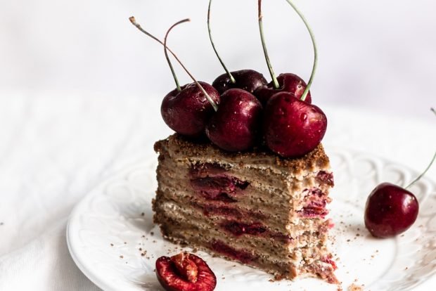 Шоколадный торт с вишнями: самый простой рецепт вкусного торта