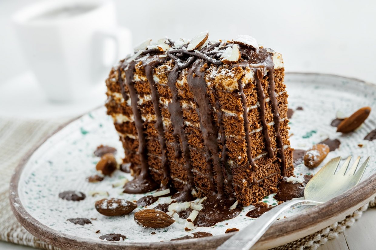 Торт «Спартак» — 5 домашних классических рецептов шоколадно-медового торта