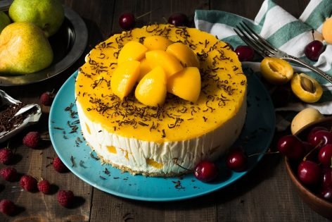 Персиковый муссовый торт