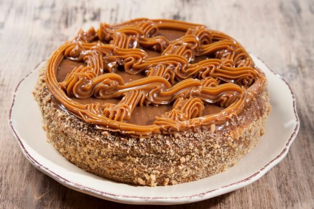 Песочный торт с вареной сгущенкой – простой и вкусный рецепт, как  приготовить пошагово