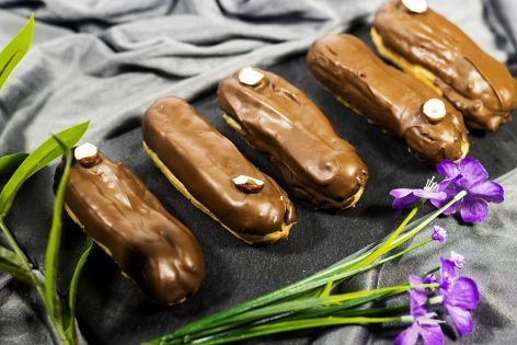 Как приготовить Шоколадная глазурь для эклеров из какао просто рецепт пошаговый
