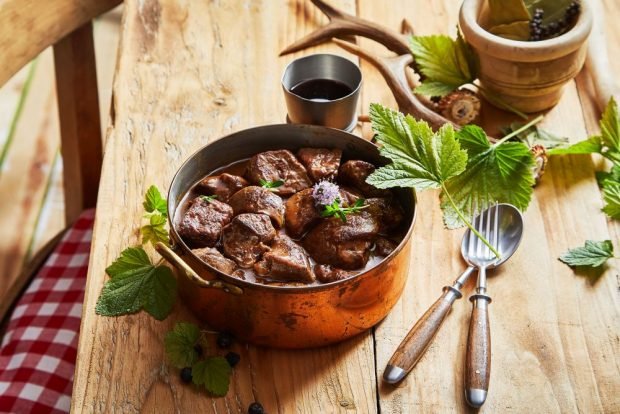 Гуляш из свинины с подливой: рецепты и секреты опытных поваров