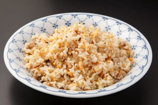 Начинка с рисом и яйцом для блинов
