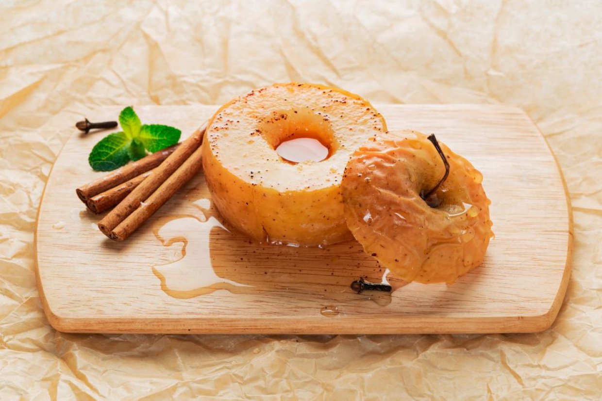 Ароматные запеченные яблоки с медом и корицей в духовке Ароматные запеченные яблоки с медом и корицей в духовке